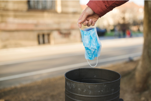 新出現(xiàn)的“日用垃圾”問題亂扔口罩，流入大海