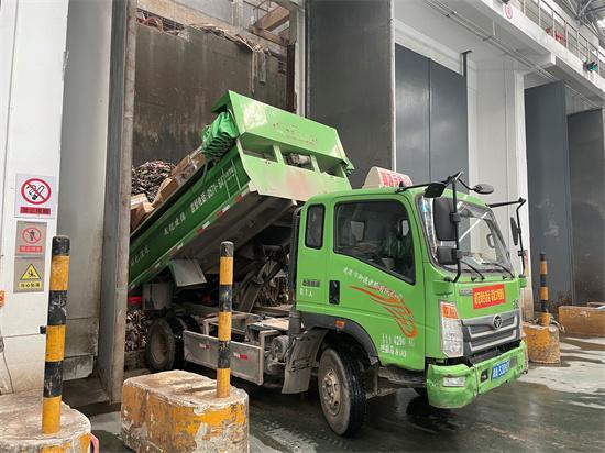 杭州建德集中銷(xiāo)毀19000余條假私煙 涉案金額超600萬(wàn)元 杭州建德集中銷(xiāo)毀19000余條假私煙 涉案金額超600萬(wàn)元